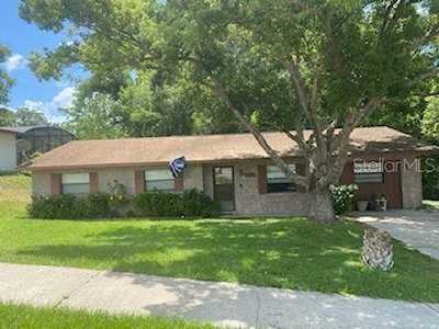 250 Hillside Dr E Clermont, FL 34711