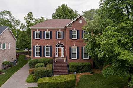 100 Fairlake Ct Hendersonville, TN 37075