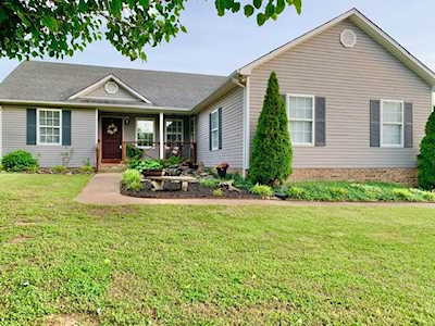 2005 Gettysburg Ln Columbia, TN 38401