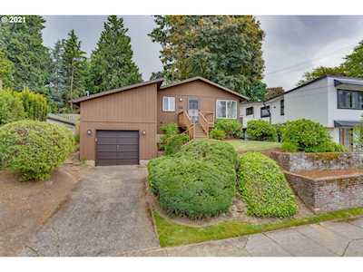 2714 NE Bryant St Portland, OR 97211