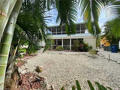 911 North St Fort Myers Beach, FL 33931