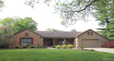 45779 Clement Ct Northville, MI 48167