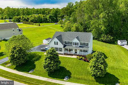 3275 Huntsman Dr Huntingtown, MD 20639