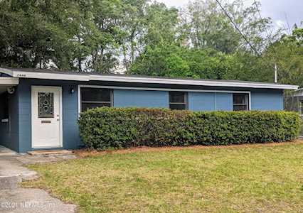 2446 Lourdes Dr Jacksonville, FL 32210