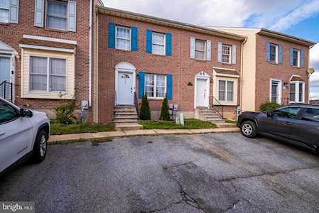 320 Goldsmith Ln Newark, DE 19702