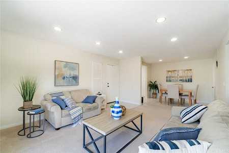 127 Tarocco Irvine, CA 92618