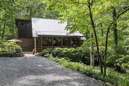 125 W Lake Dr Roswell, GA 30075