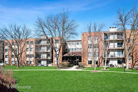 3050 Pheasant Creek Dr #402 Northbrook, IL 60062