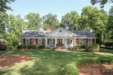 1138 Crestbrook Dr Charlotte, NC 28211
