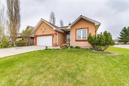 303 Lakeside Greens Ct Chestermere, AB T1X 1C8