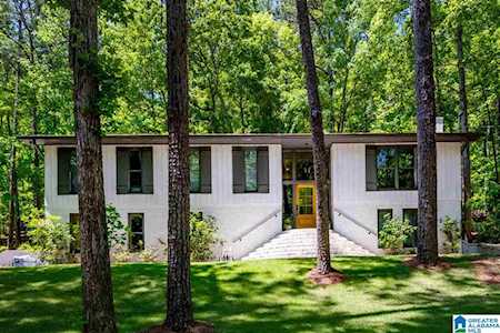 2011 Indian Crest Drive Indian Springs Village, AL 35124