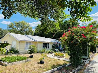 420 W Pierce St Lake Alfred, FL 33850