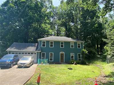 5028 Whited Way Lilburn, GA 30047