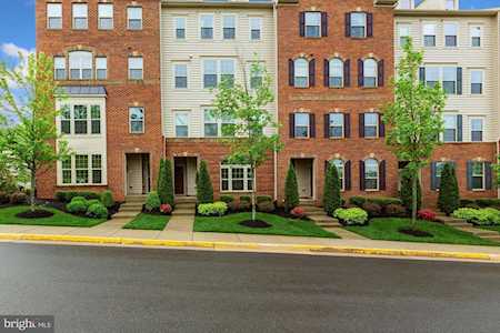 42099 Piebald Square Aldie, VA 20105