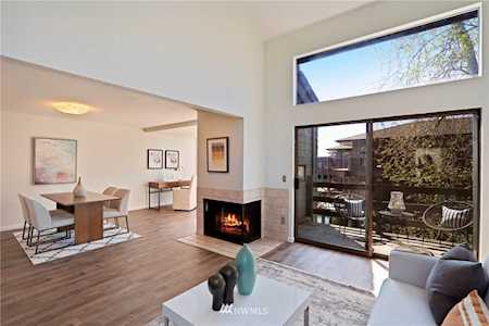 7 Lake Bellevue Dr #212 Bellevue, WA 98005