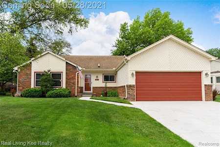 2160 Warrington Rd Rochester Hills, MI 48307