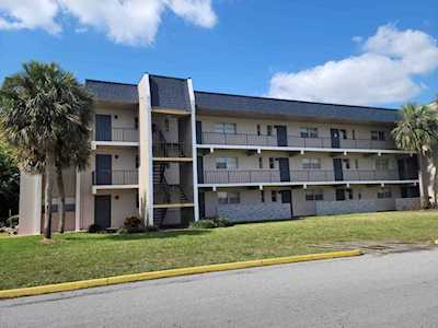 8000 S Colony Circle #302 Tamarac, FL 33321