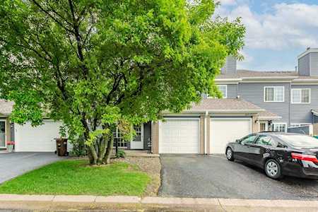 1850 Donegal Drive #8 Woodbury, MN 55125