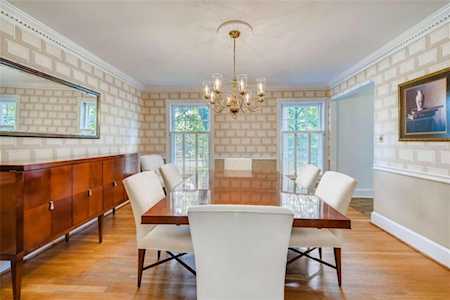 5047 Vernon Oaks Dr Dunwoody, GA 30338