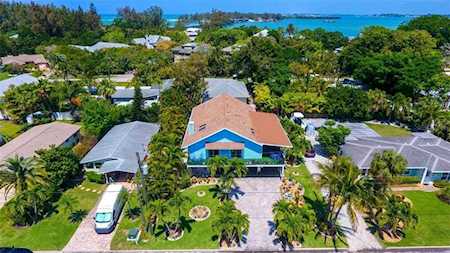 729 Fox St Longboat Key, FL 34228