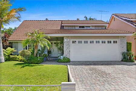 7682 Laurelwood Ln La Palma, CA 90623