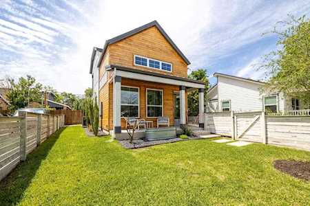 911 Stobaugh ST #2 Austin, TX 78757