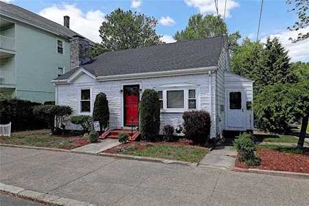 123 Newland Ave Woonsocket, RI 02895