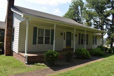 200 Masters Ln Columbia, TN 38401
