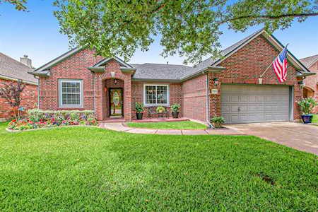 17022 Locust Springs Dr Houston, TX 77095