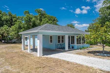 86 Anclote Rd Tarpon Springs, FL 34689
