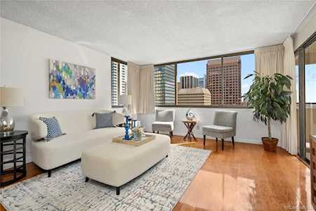 55 S Kukui Street #D1602 Honolulu, HI 96813