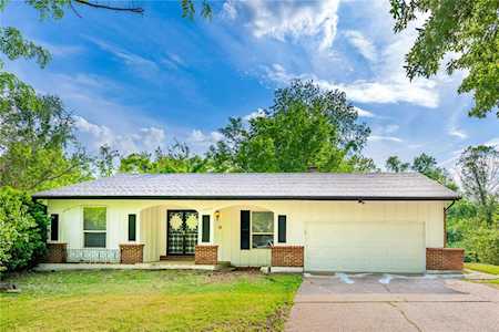 11443 Tobaggon Trl Florissant, MO 63033