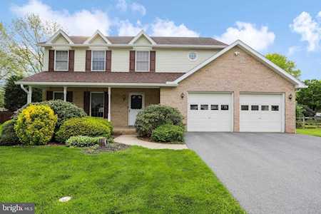 57 Stanford Falling Waters, WV 25419