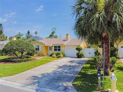 102 4th St Belleair Beach, FL 33786