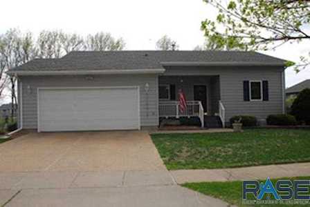 1013 W 3Rd Ave Lennox, SD 57039