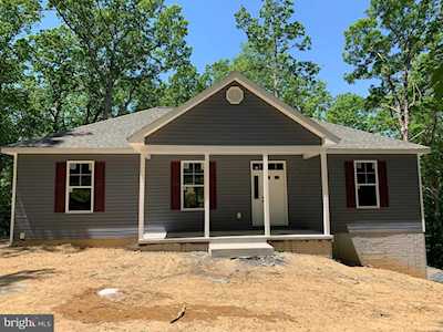 1075 Lower Clubhouse Dr Harpers Ferry, WV 25425