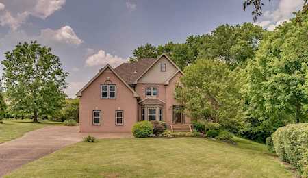 1004 Cross Creek Ct Hendersonville, TN 37075
