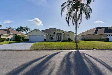 343 Ruby Lake Winter Haven, FL 33884
