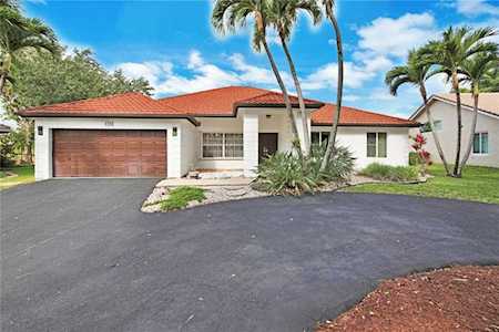 4722 NW 100th Ter Coral Springs, FL 33076