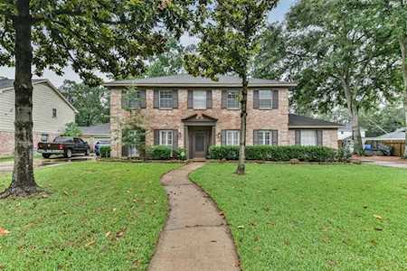 3831 Stillview Dr Houston, TX 77068