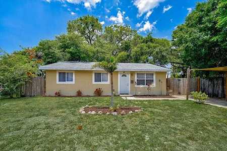 2012 21st St W Bradenton, FL 34205