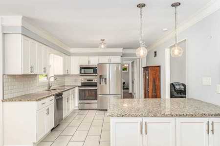 1200 Graymere Manor Rd Columbia, TN 38401