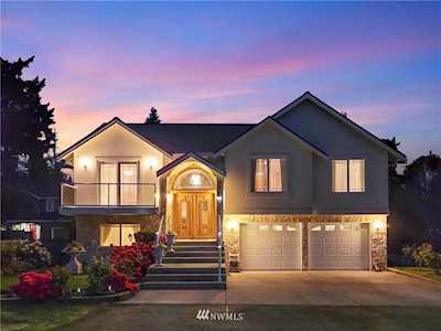 134 N 203rd St Shoreline, WA 98133