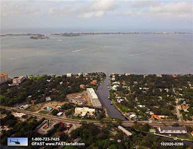 1889 N Tamiami Trl #426 Sarasota, FL 34234