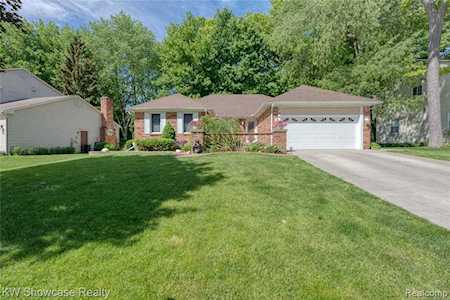 1444 Chanticlair Circle Wixom, MI 48393