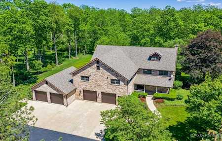 5606 Whiting Dr Mchenry, IL 60050