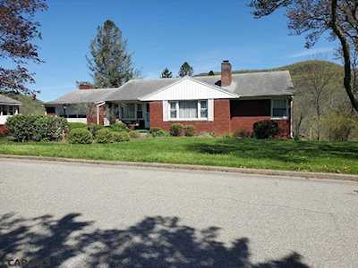 541 E Beaver Street Bellefonte, PA 16823