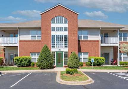 9500 Magnolia Ridge Dr #201 Louisville, KY 40291