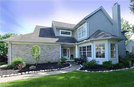 3676 Lexington Ct #9 Westlake, OH 44145