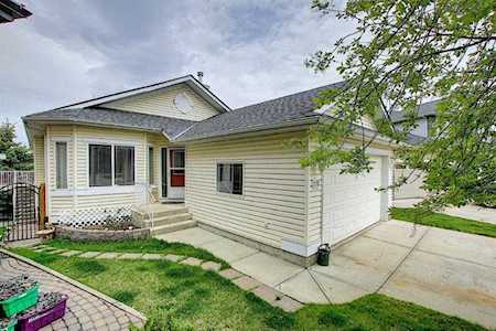 15 Valley Stream Place NW Calgary, AB T3B 5W1